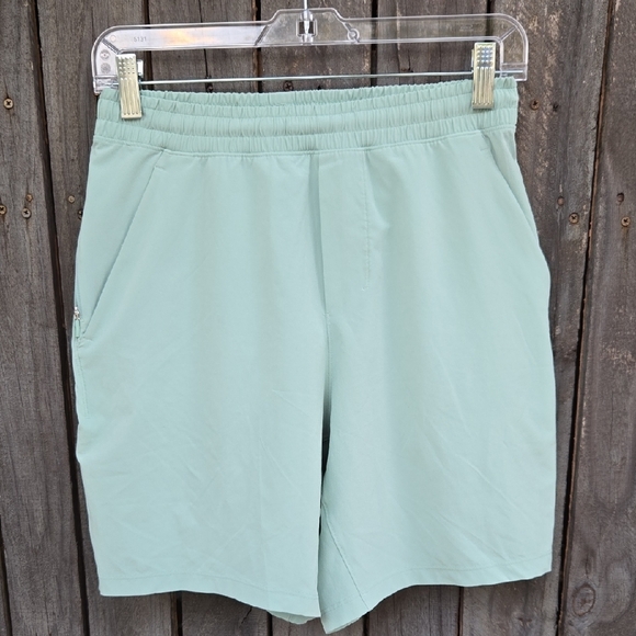Lululemon Men's Light Green Shorts - Picture 1 of 5